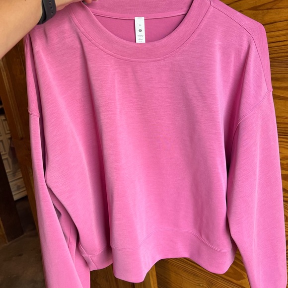 Lululemon Oversized Cropped Crew Softstreme in Pink Blossom - Picture 2 of 3